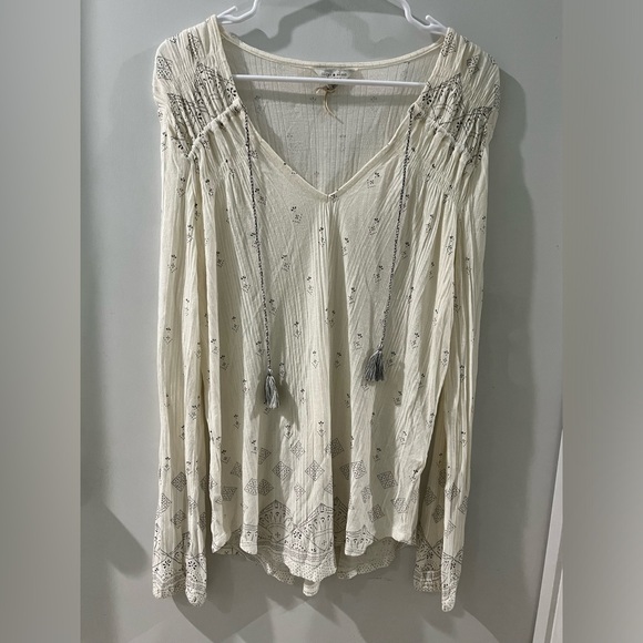 Lucky Brand Tops - Lucky Brand Cream V-Neck Tassel Boho Tunic, size large